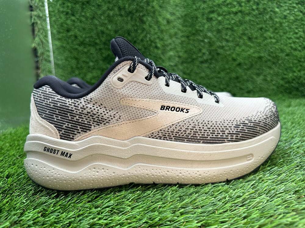 Brooks Ghost Max 2 1204201B092 Athletic Sneaker Womens 9B Beige Mesh Running Gym